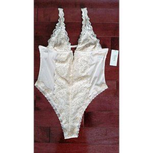 $54 FLORA by Flora Nikrooz V-Front LACE Sheer BODYSUIT Nude T80561 ( L )